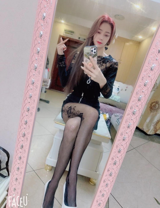 丝袜美腿的雪儿